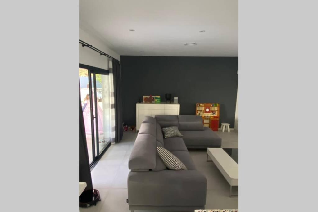 Сasa de vacaciones Amazing House Close To The