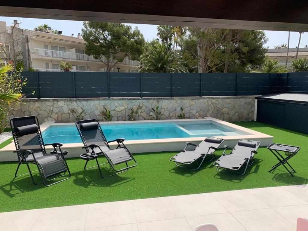 Сasa de vacaciones Amazing House Close To The *